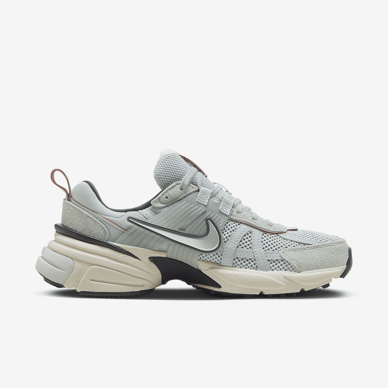 Nike  sneaker Light Pumice/Light Orewood Brown/Zwart/Chrome