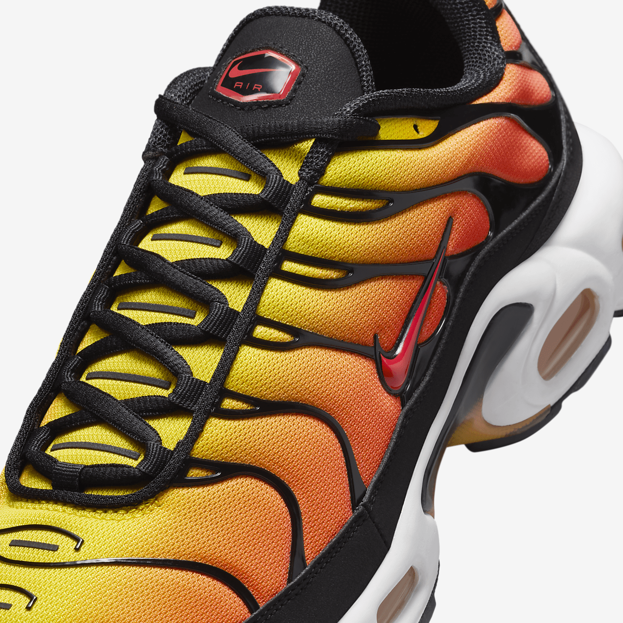 Nike Air Max Plus sneaker Zwart/Bright Ceramic/Resin/Pimento