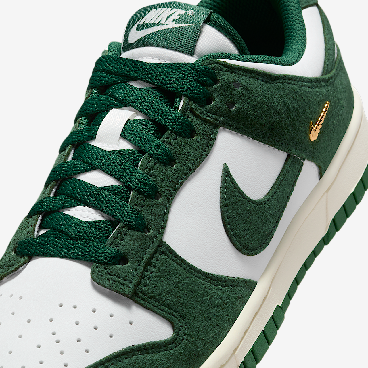 Nike Dunk Low sneaker Summit White/Sail/Metallic Gold/Gorge Green