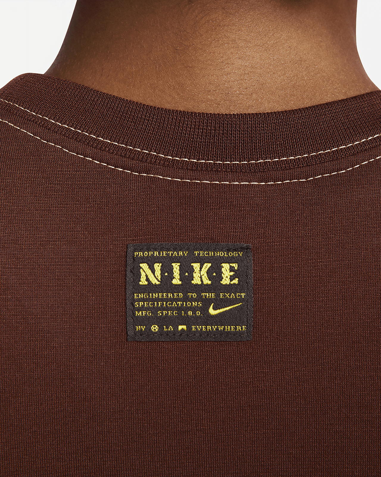 Женская футболка Nike Sportswear по цене 4850.0 | Sneaks.kg