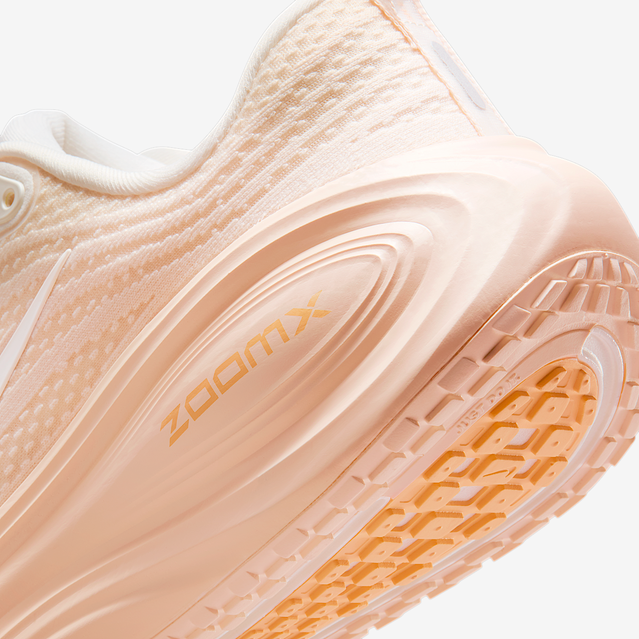 Nike Vomero sneaker Guava Ice/Orange Chalk/Sail