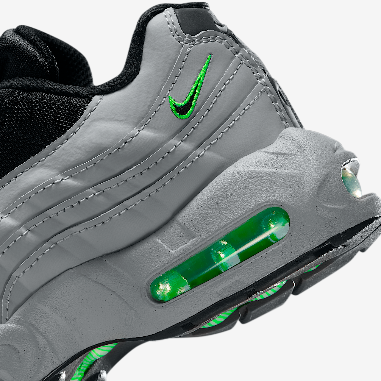Nike Air Max 95 sneaker Light Smoke Grey/Green Strike/Wit/Zwart