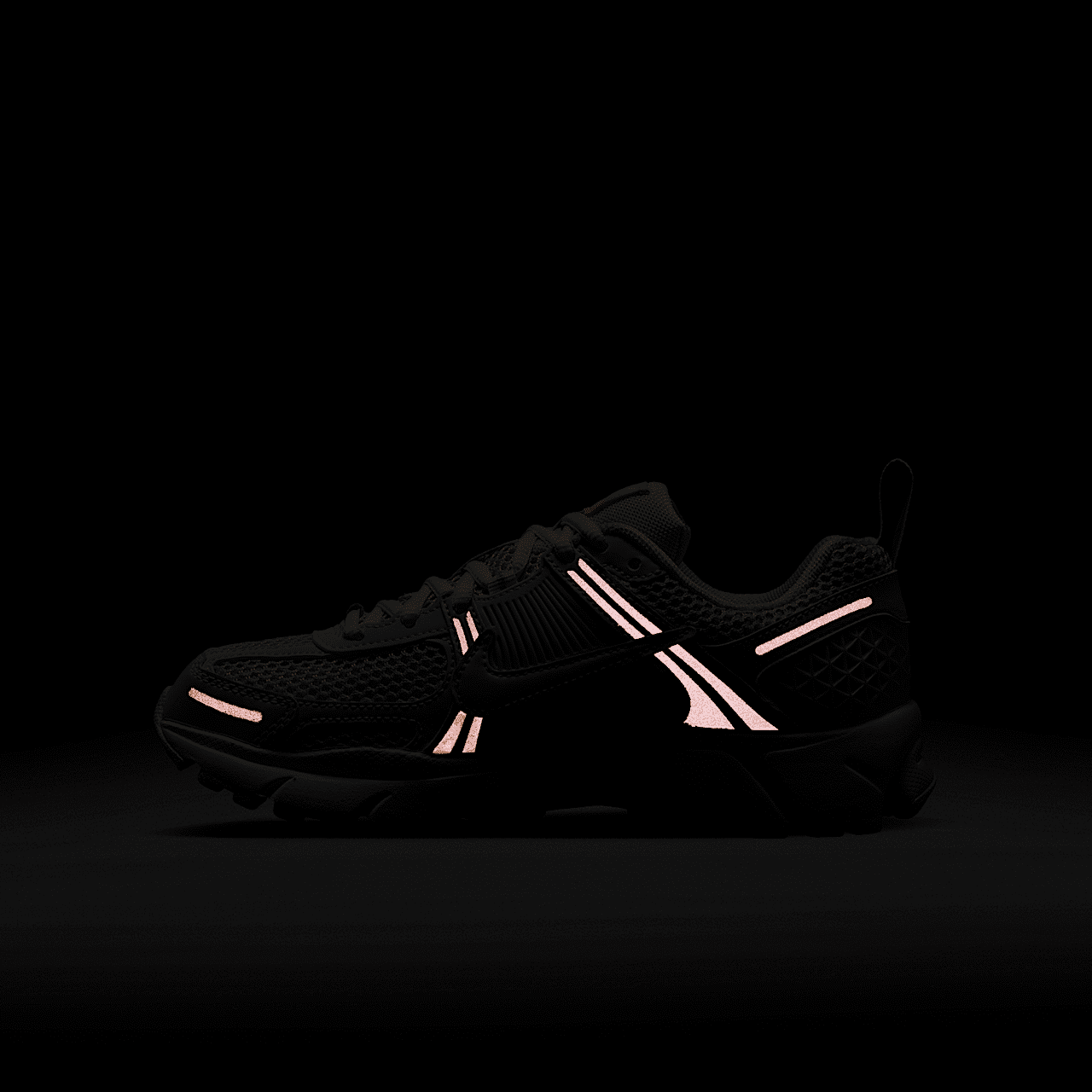 Nike Vomero sneaker Phantom/Light Orewood Brown/Wit/Echo Pink
