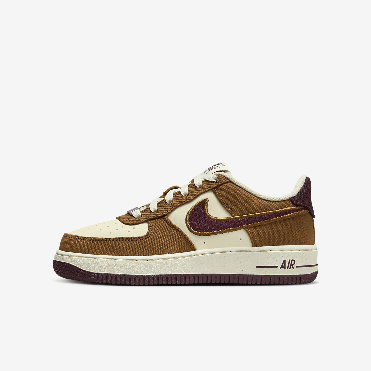 Nike Air Force 1 sneaker Light British Tan/Coconut Milk/Gum Dark Brown/Burgundy Crush