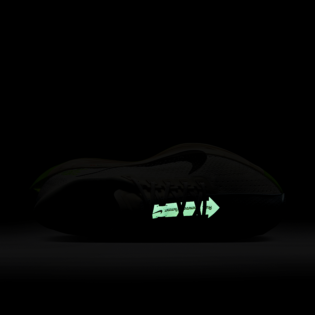 Nike Pegasus sneaker Sail/Pale Ivory/Volt/Zwart