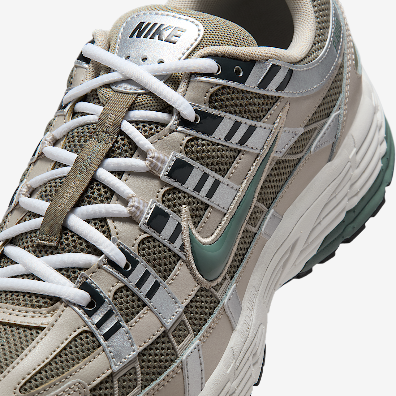 Nike P-6000 sneaker Cream II/Anthracite/Metallic Silver/Clay Green