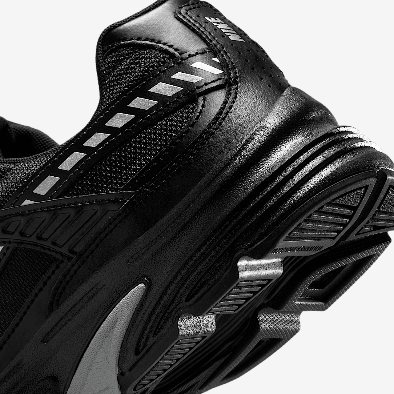 Nike Nike Initiator sneaker Zwart/Zwart/Dark Smoke Grey/Metallic Silver