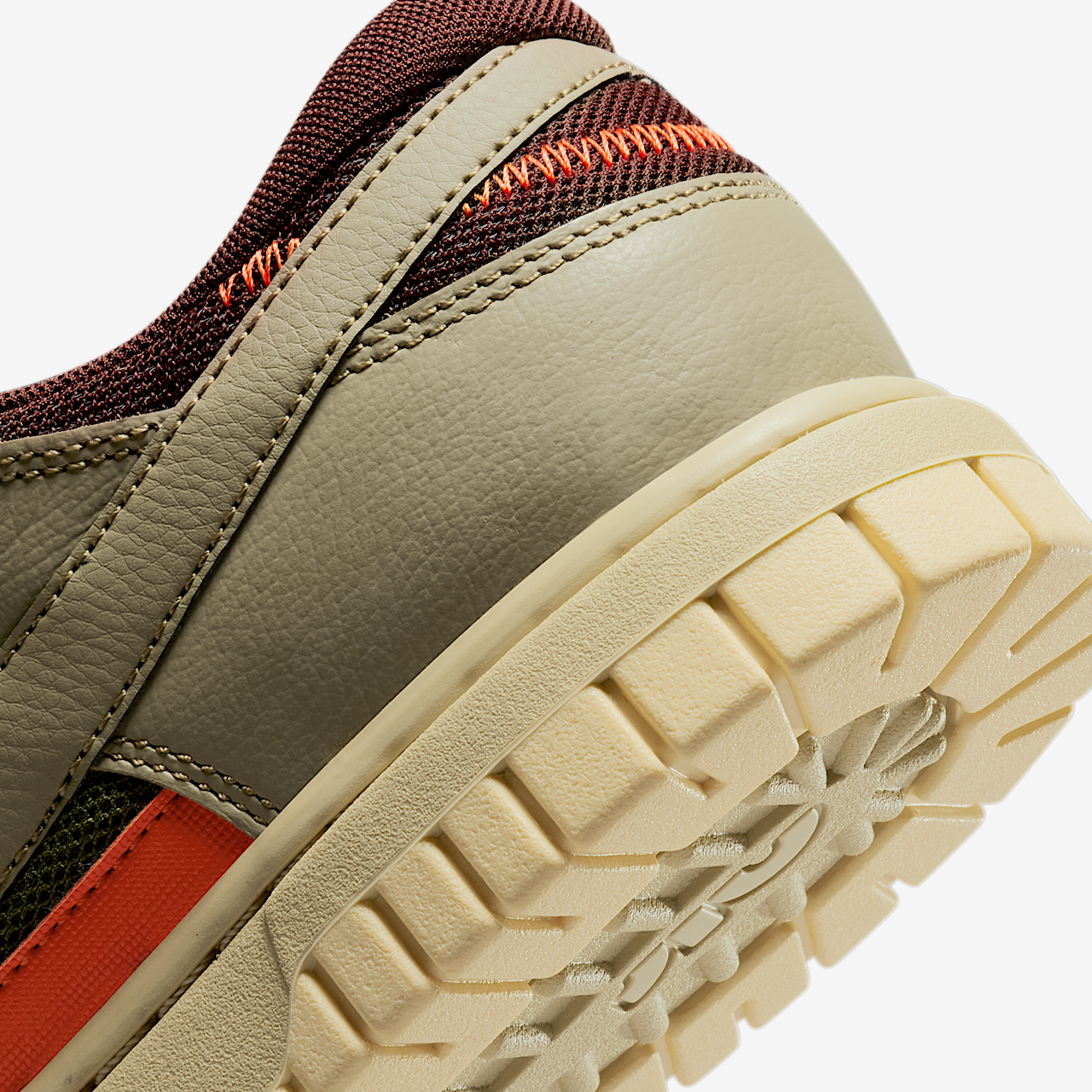 Nike Dunk sneaker Medium Olive/Earth/Safety Orange/Neutral Olive