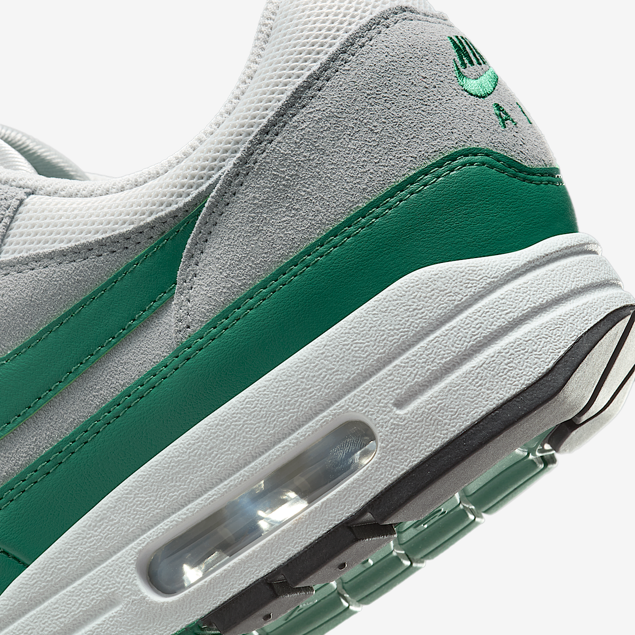 Nike Air Max 1 sneaker Platinum Tint/Light Smoke Grey/Evergreen Aura