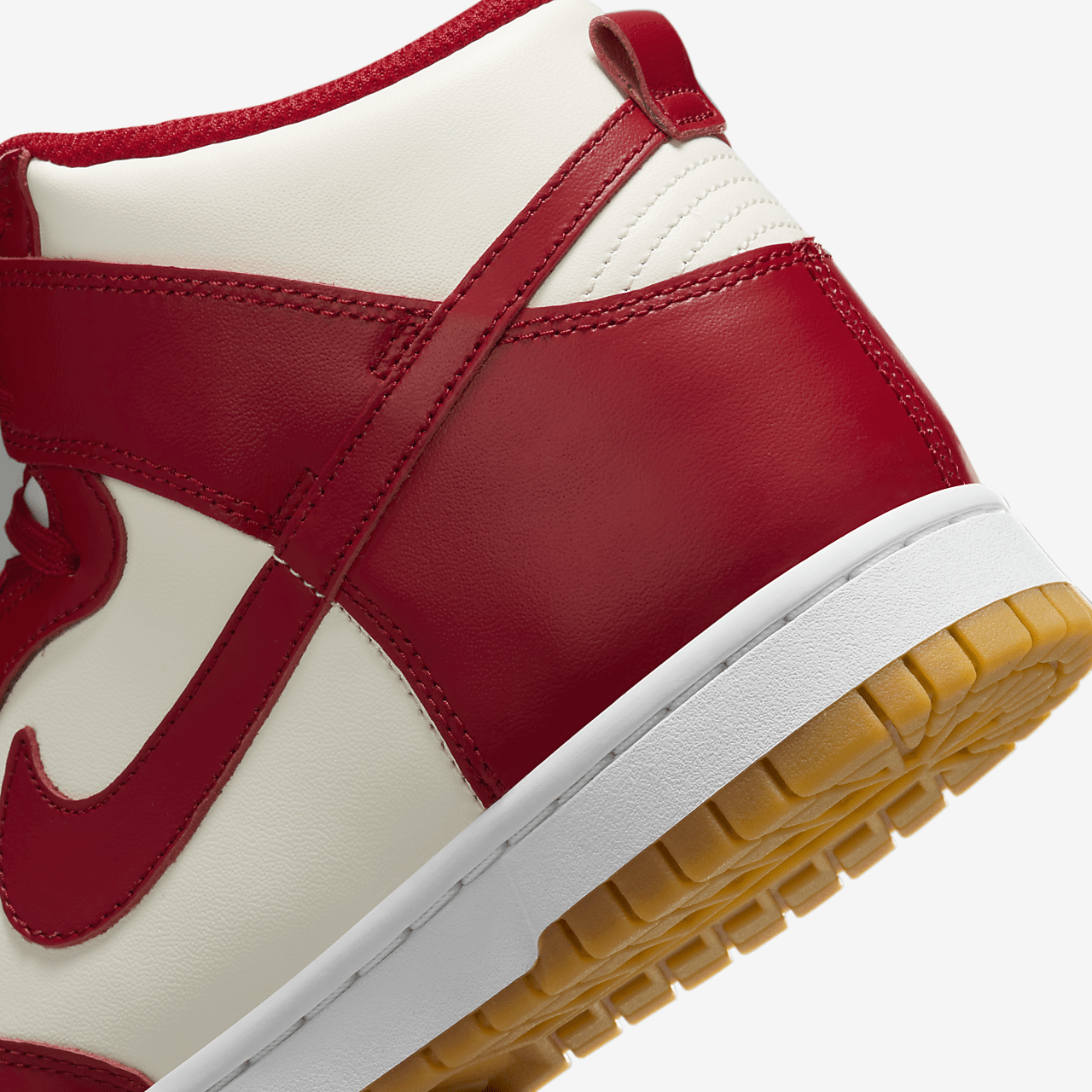 Nike Dunk High sneaker Sail/Gum Light Brown/Wit/Gym Red