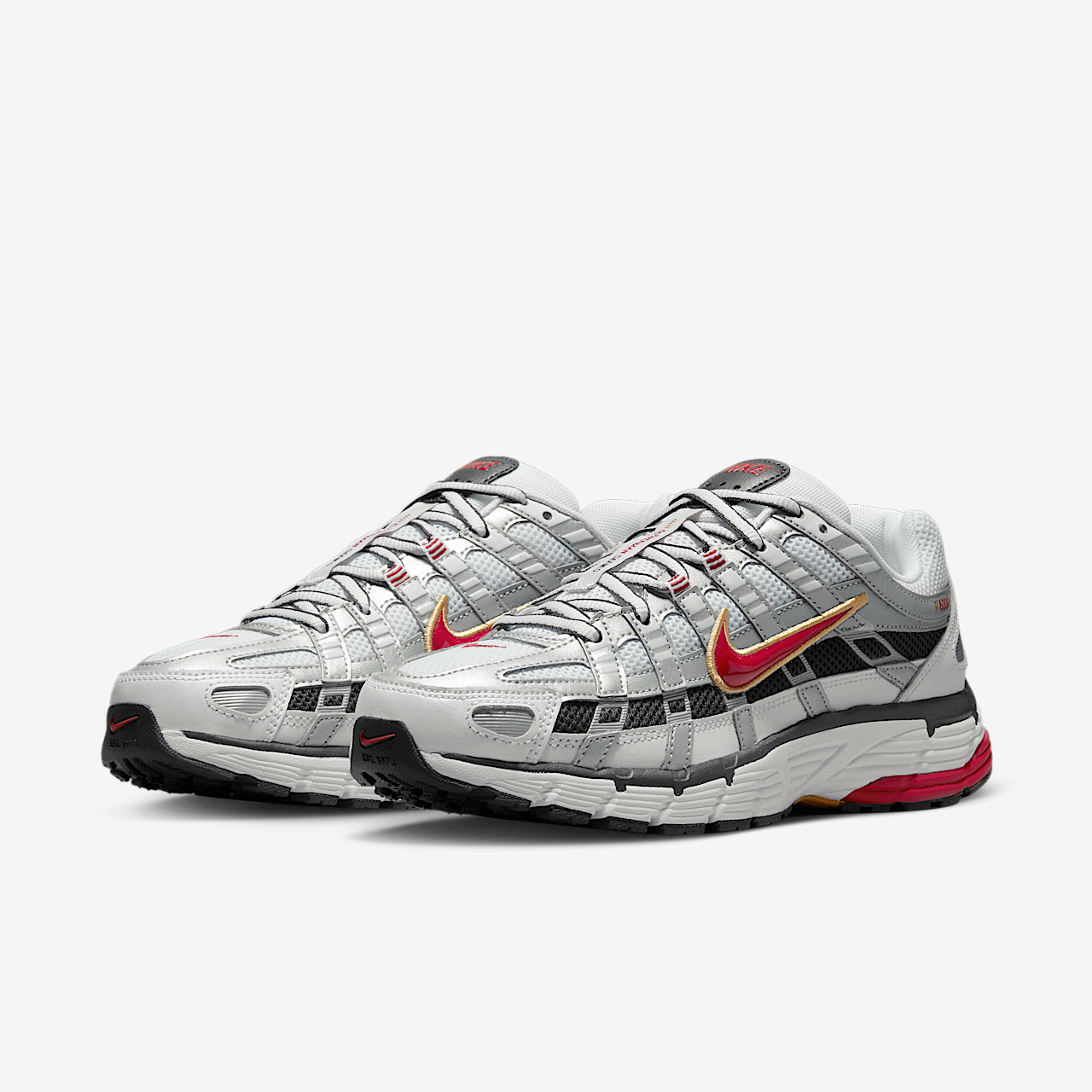 Nike P-6000 sneaker Wit/Metallic Platinum/Dark Charcoal/Varsity Red