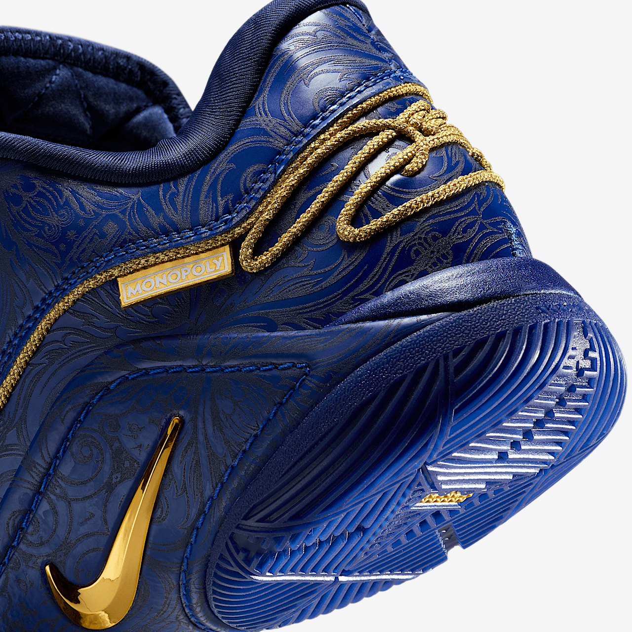 Nike LeBron sneaker Deep Royal Blue/Midnight Navy/Metallic Gold