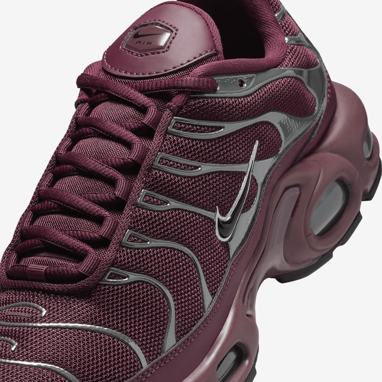 Nike Air Max Plus sneaker Night Maroon/Dark Team Red/Metallic Silver/Zwart