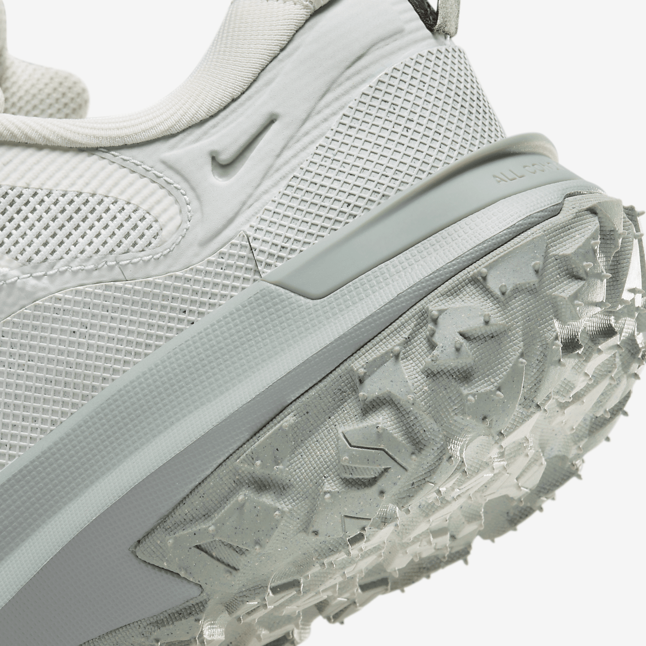 Nike ACG sneaker Phantom/Light Silver/Mica Green/Dark Smoke Grey