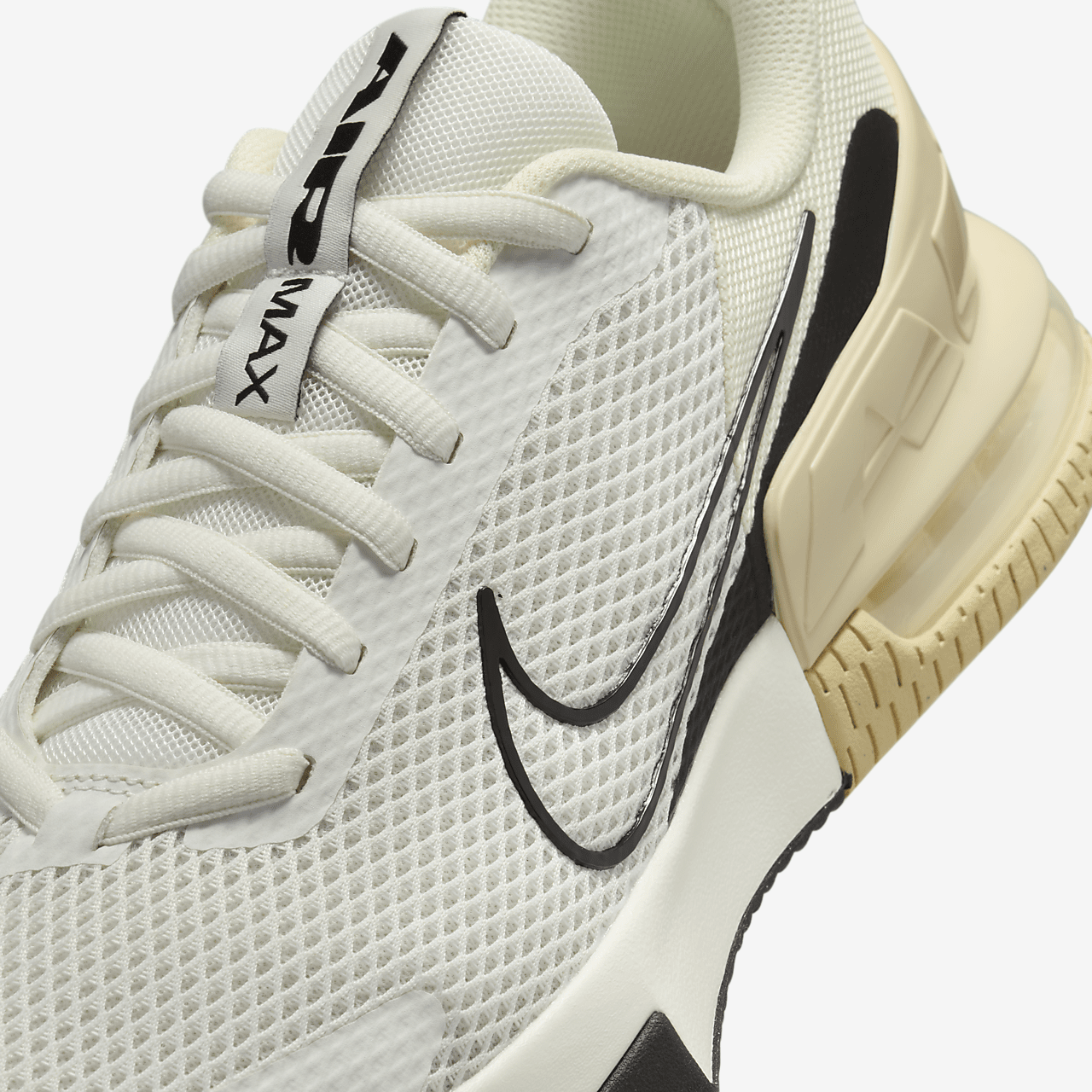 Nike Air Max Alpha sneaker Sail/Coconut Milk/Team Gold/Zwart