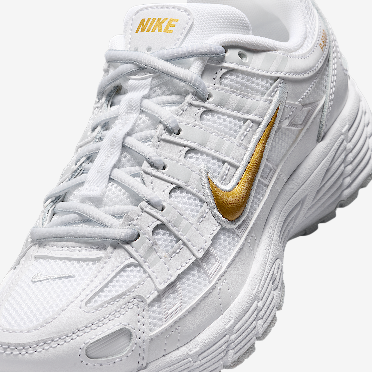 Nike P-6000 sneaker Wit/Pure Platinum/Metallic Gold
