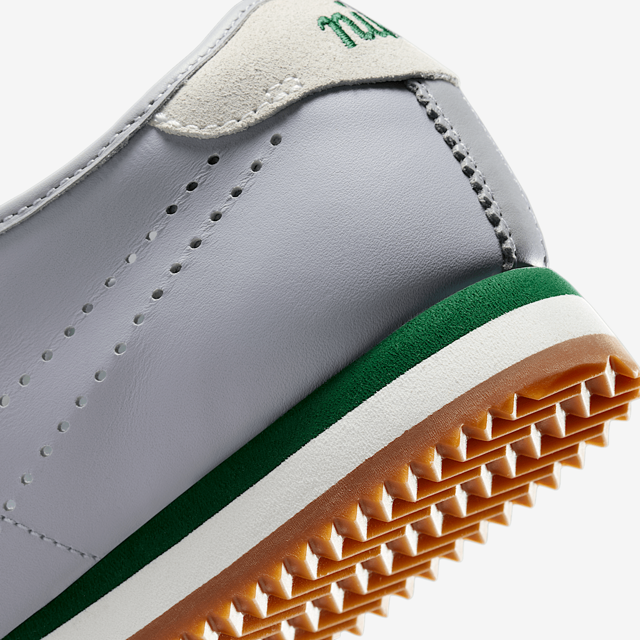Nike Cortez sneaker Wolf Grey/Summit White/Gum Medium Brown/Sport Green