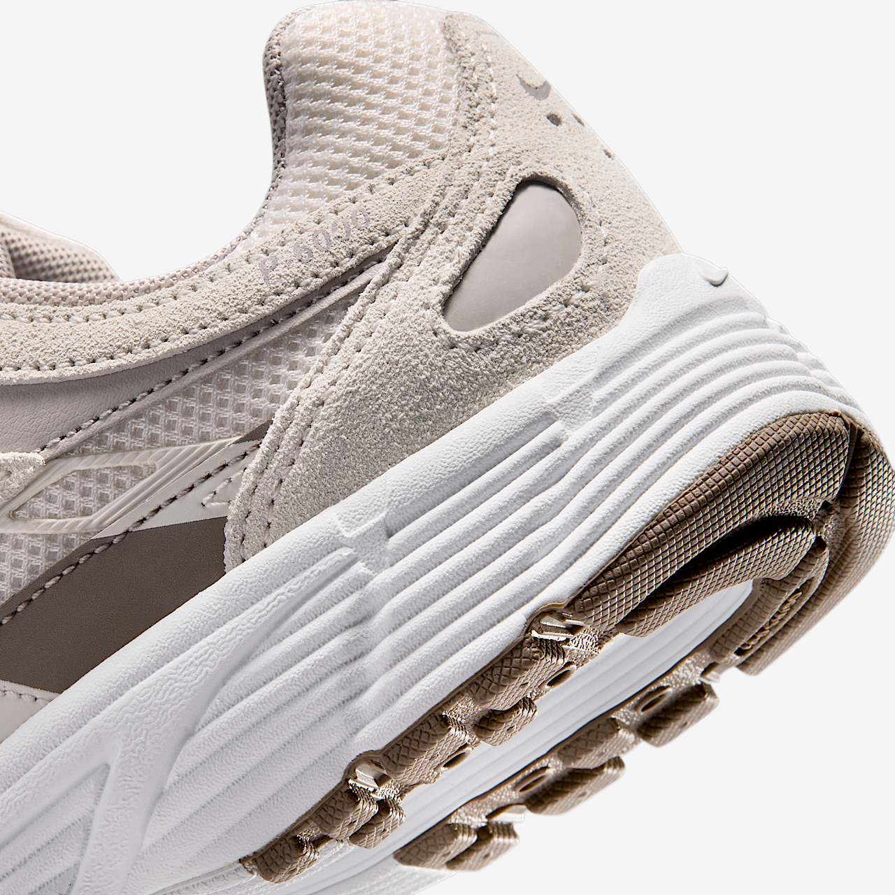 Nike P-6000 sneaker Phantom/College Grey/Summit White/Mink Brown