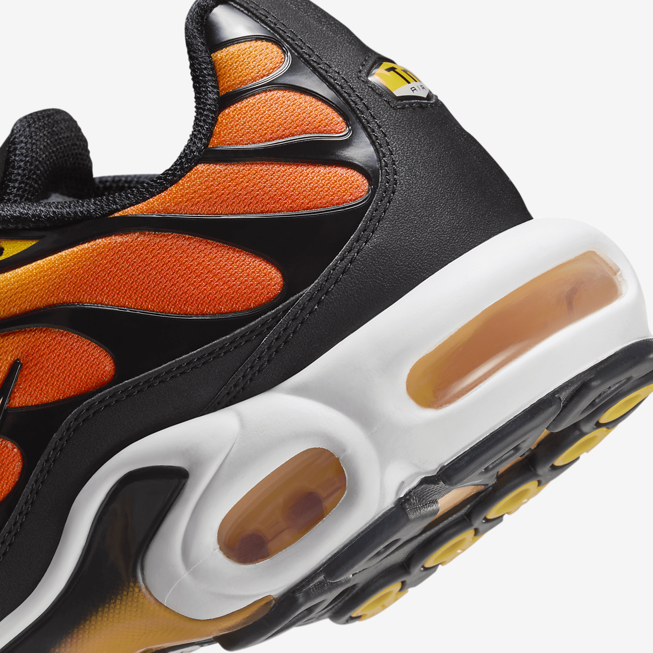 Nike Air Max Plus sneaker Zwart/Bright Ceramic/Resin/Pimento