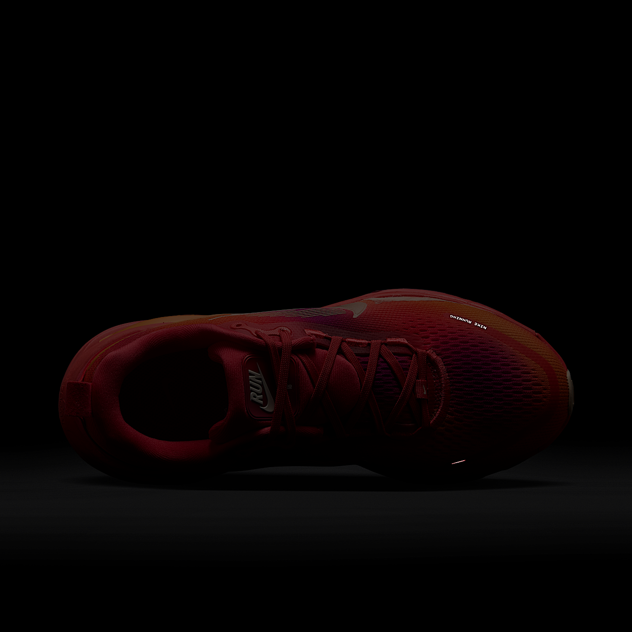 Nike Vomero sneaker Ember Glow/Sweet Beet/Marrakesh/Washed Coral