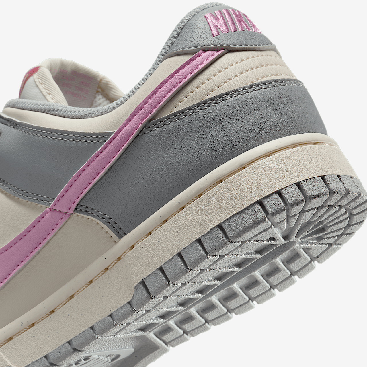 Nike Dunk Low sneaker Light Smoke Grey/Pale Ivory/Pink Rise