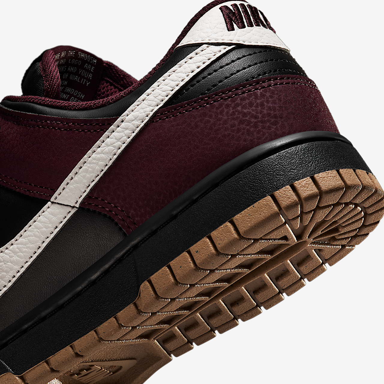 Nike Dunk Low sneaker Burgundy Crush/Zwart/Khaki/Phantom