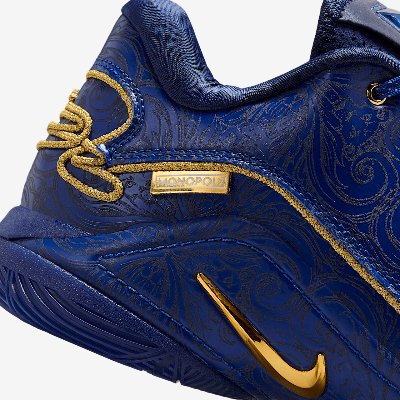 Nike LeBron sneaker Deep Royal Blue/Midnight Navy/Metallic Gold