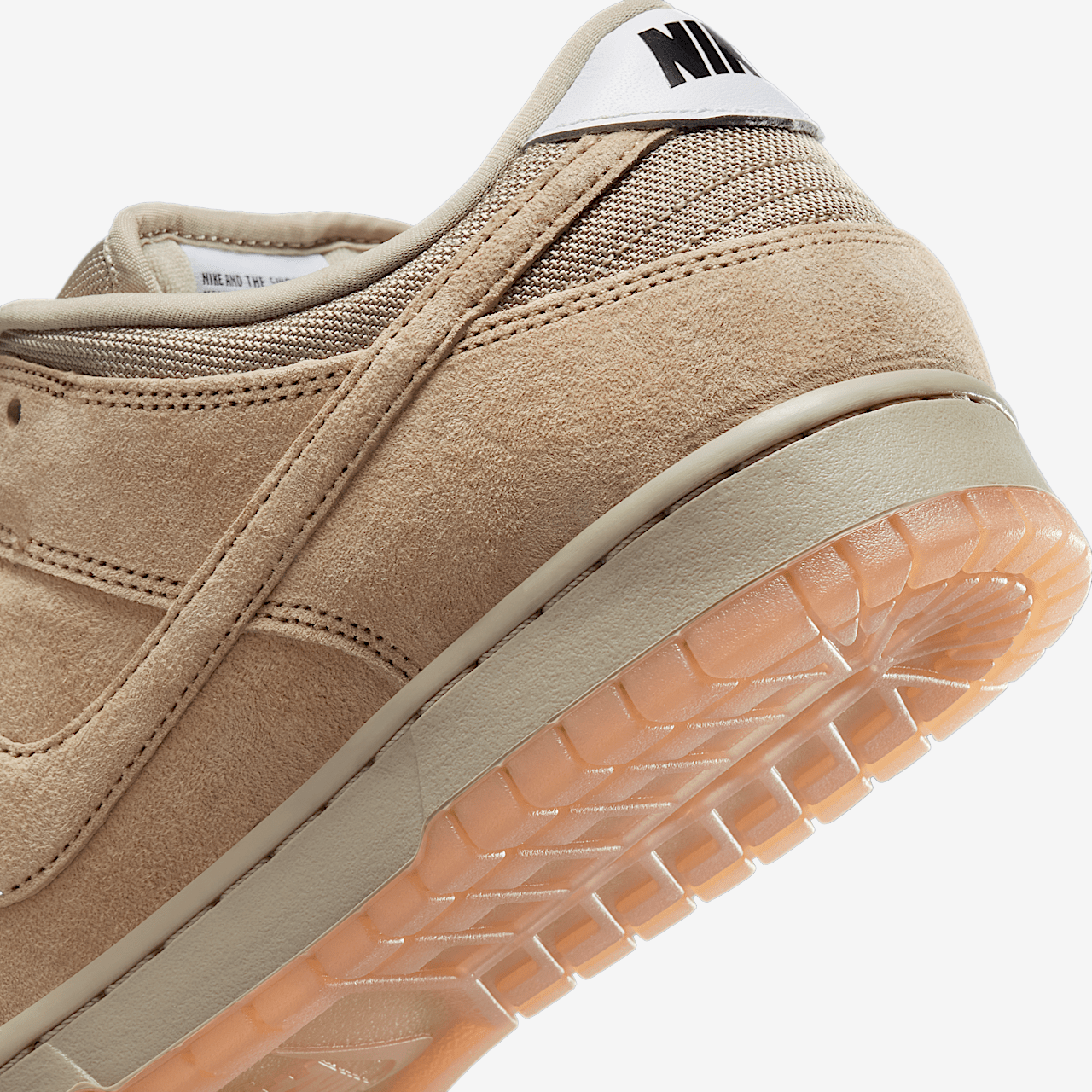 Nike Dunk Low sneaker Parachute Beige/Desert Khaki/Wit/Parachute Beige