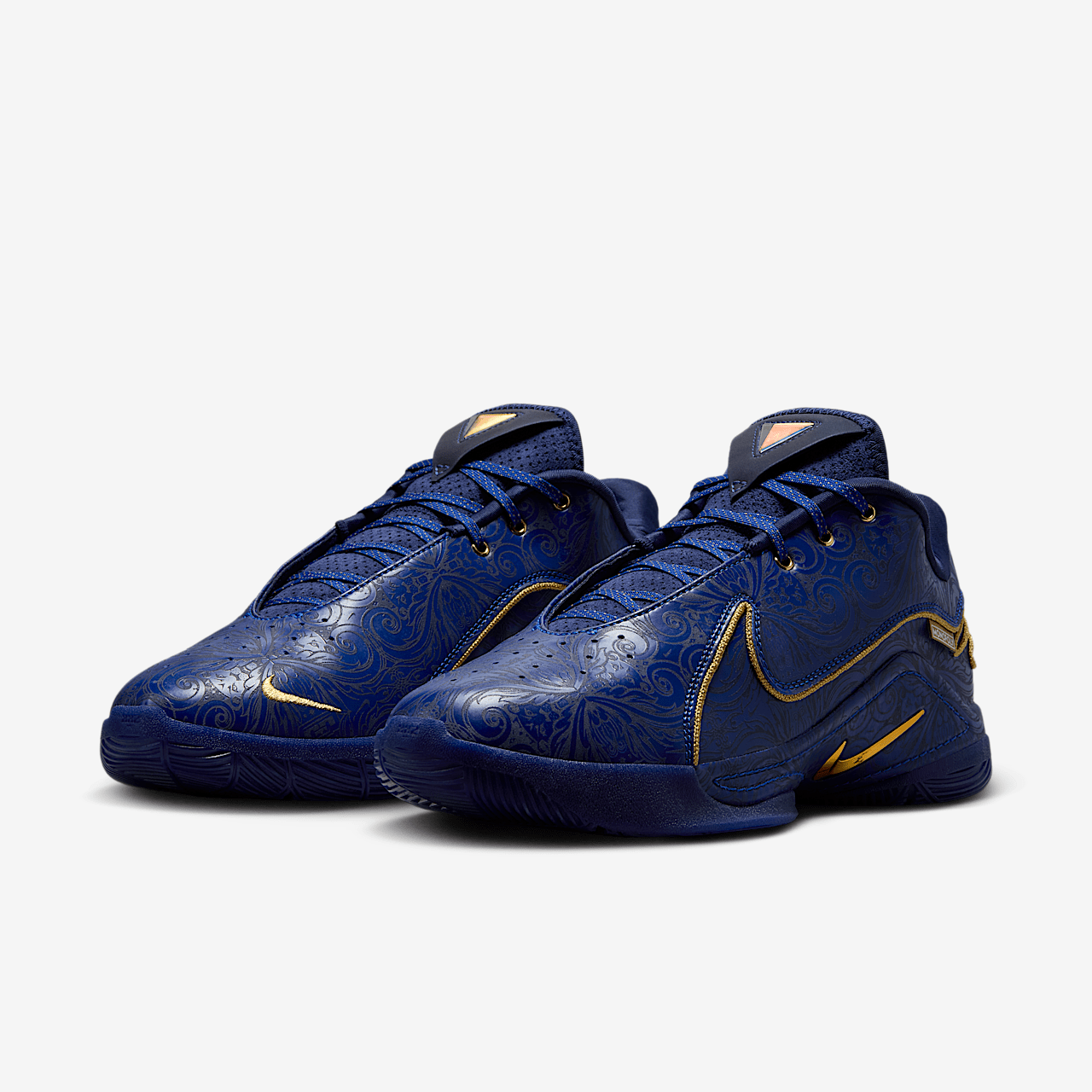 Nike LeBron sneaker Deep Royal Blue/Midnight Navy/Metallic Gold