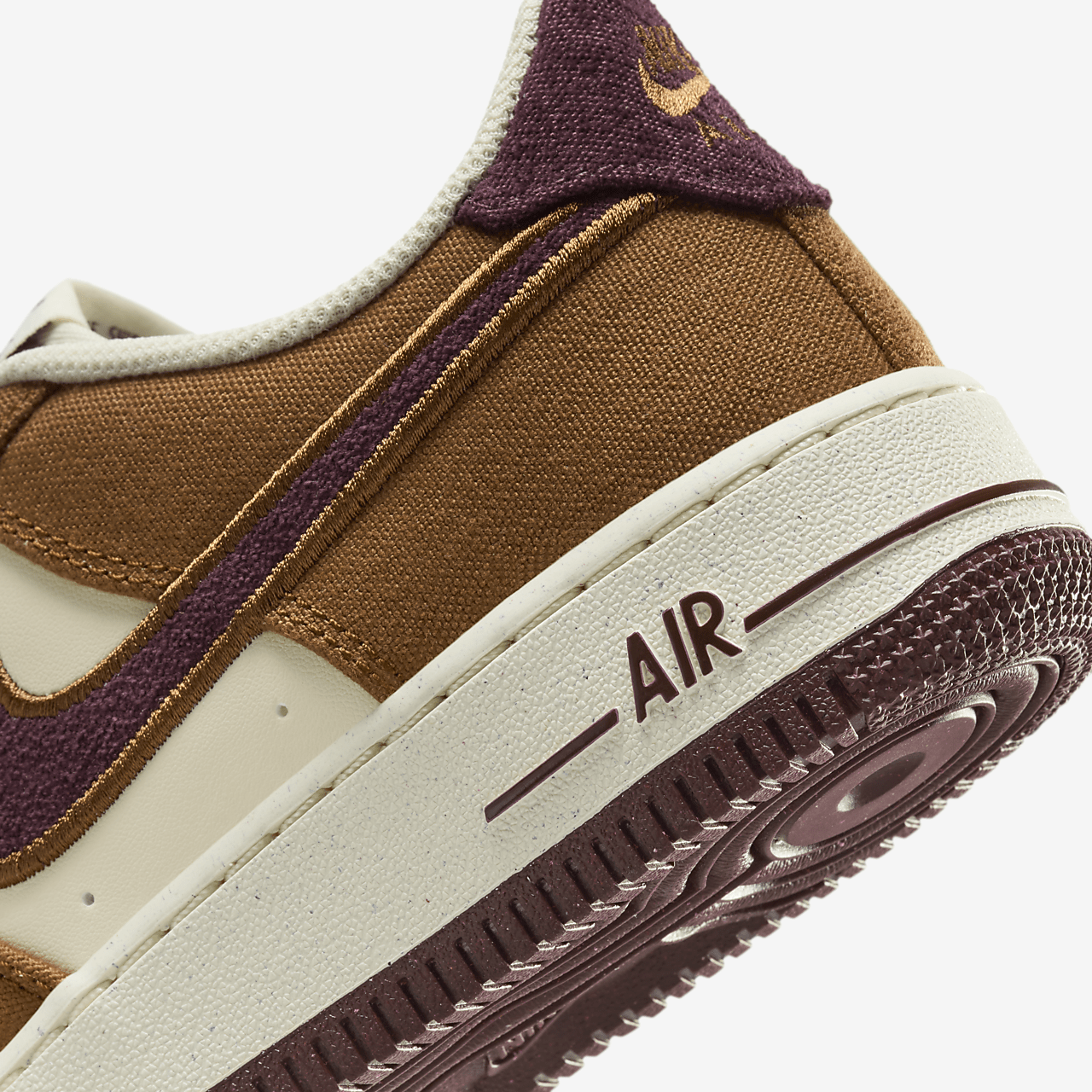 Nike Air Force 1 sneaker Light British Tan/Coconut Milk/Gum Dark Brown/Burgundy Crush