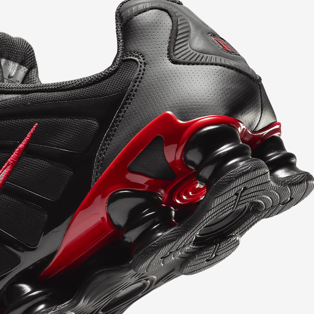 Nike Shox sneaker Zwart/University Red/Metallic Silver