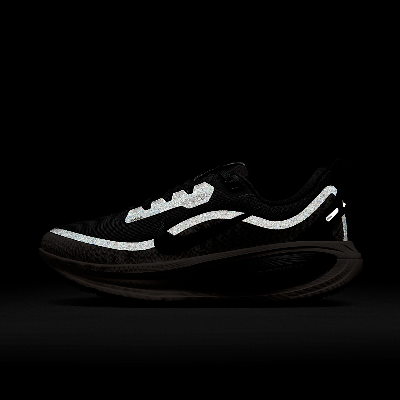 Nike Vomero sneaker Zwart/Crimson Tint/Zwart/Zwart