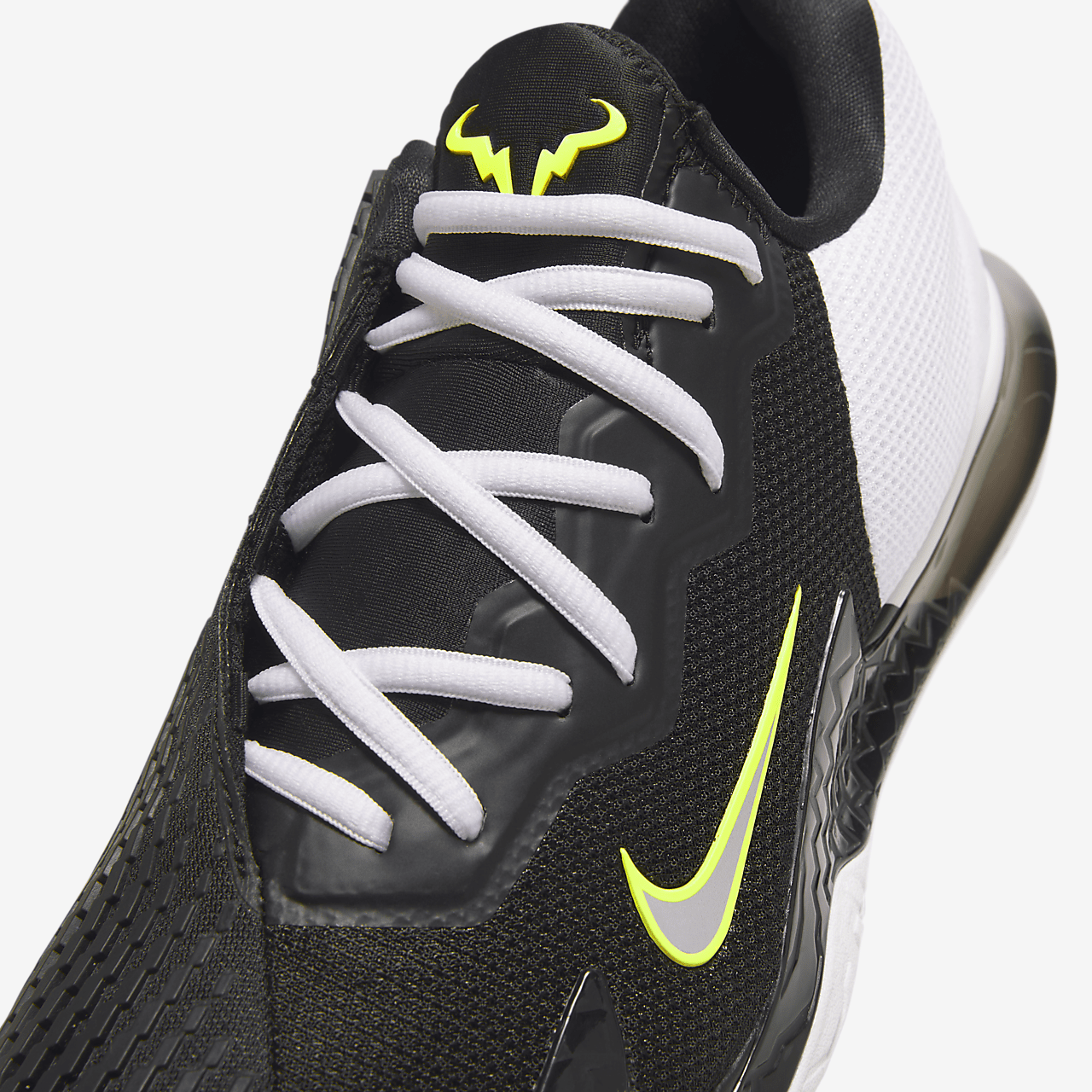 Nike  sneaker Zwart/Wit/Volt/Metallic Silver