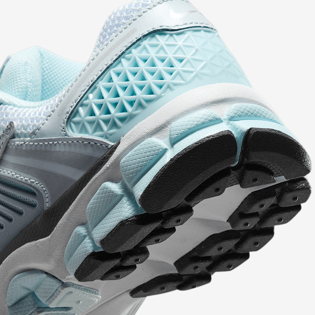 Nike Vomero sneaker Pure Platinum/Glacier Blue/Wolf Grey/Metallic Silver