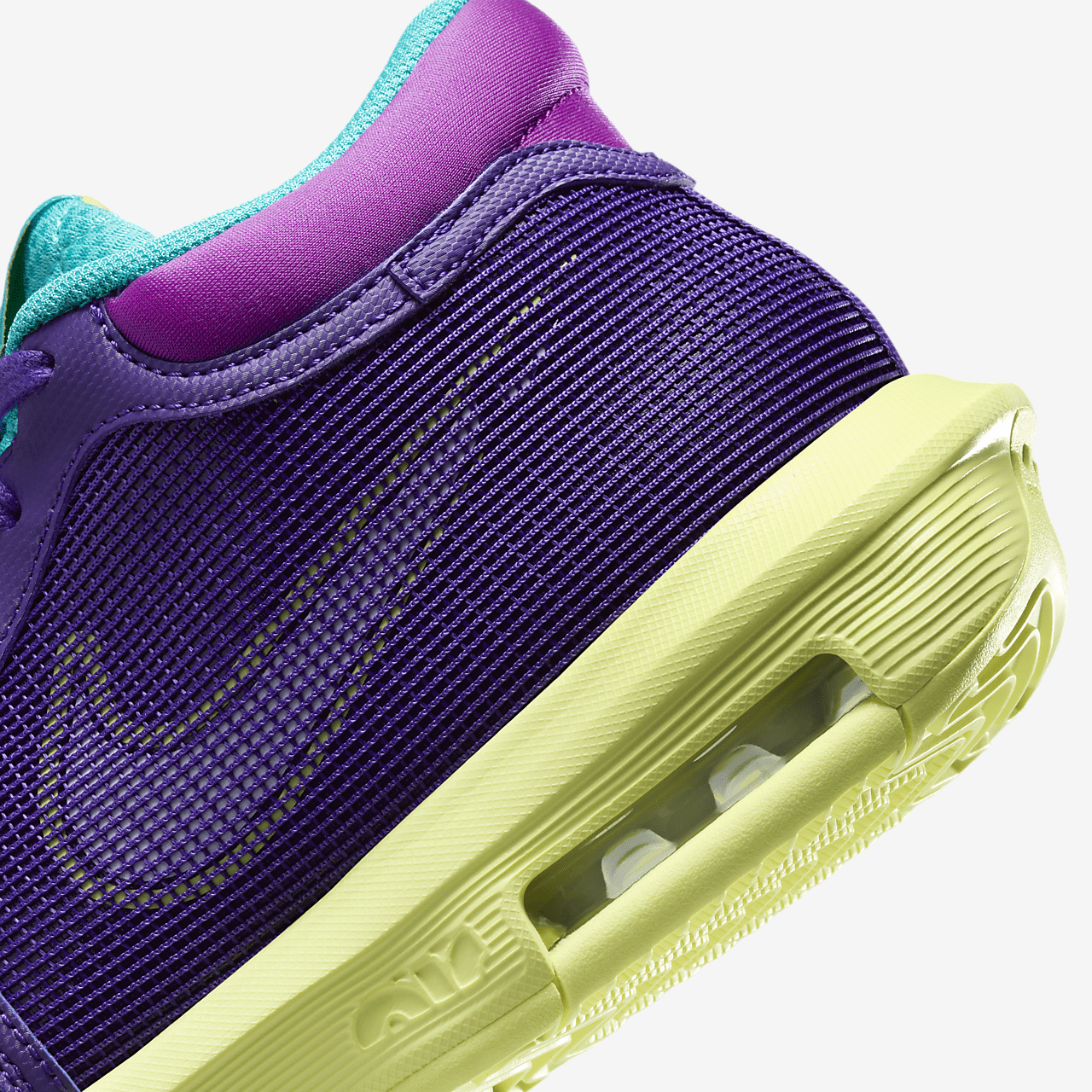 Nike LeBron sneaker Field Purple/Dusty Cactus/Light Lemon Twist/Wit