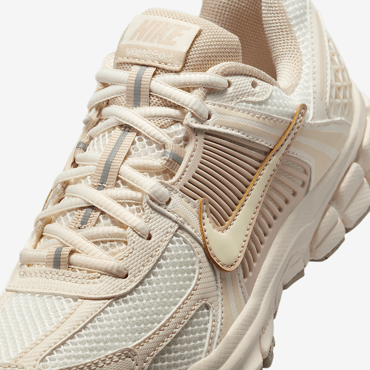 Nike Vomero sneaker Pale Ivory/Pale Ivory/Sanddrift/Pale Ivory