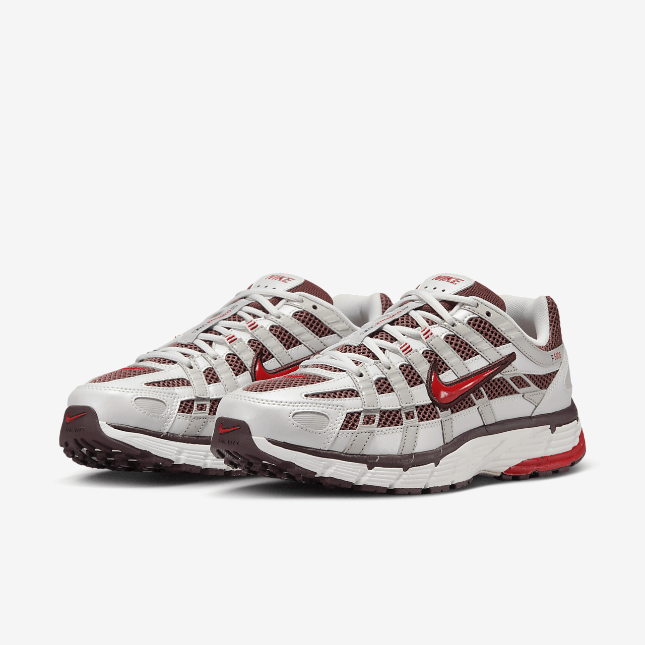 Nike P-6000 sneaker Metallic Summit White/Dark Pony/Light Iron Ore/Fire Red