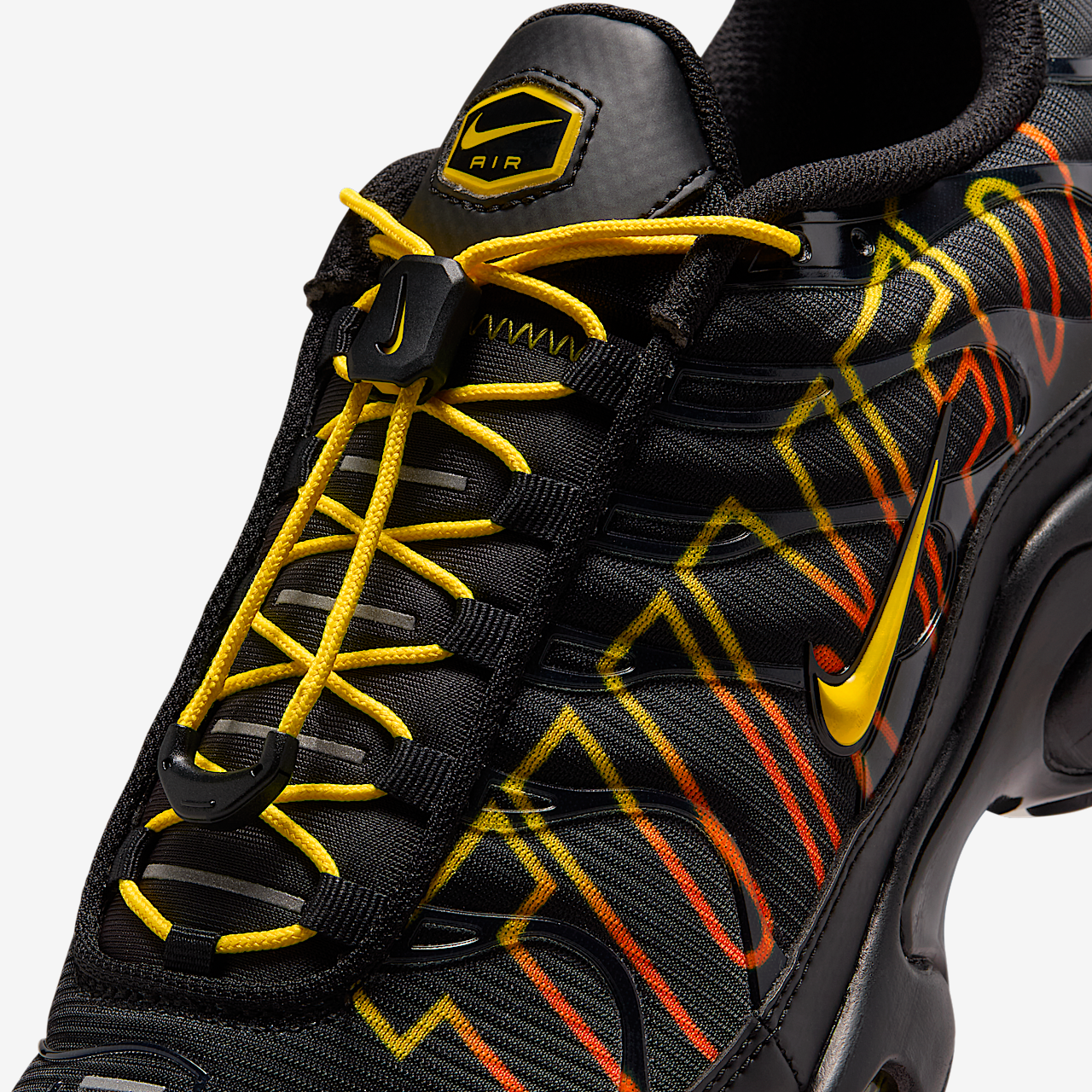 Nike Air Max Plus sneaker Zwart/Zwart/Safety Orange/Lightning