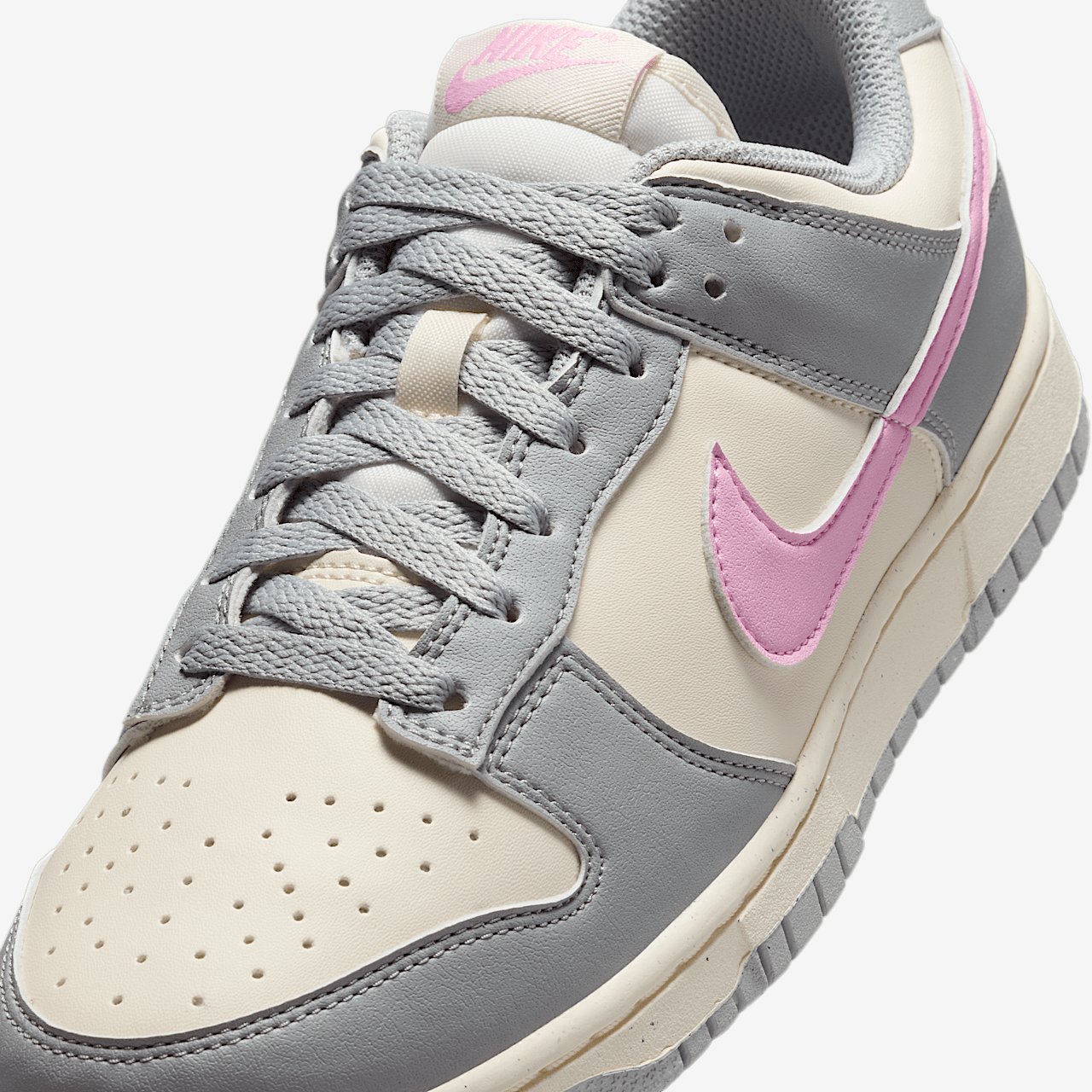 Nike Dunk Low sneaker Light Smoke Grey/Pale Ivory/Pink Rise