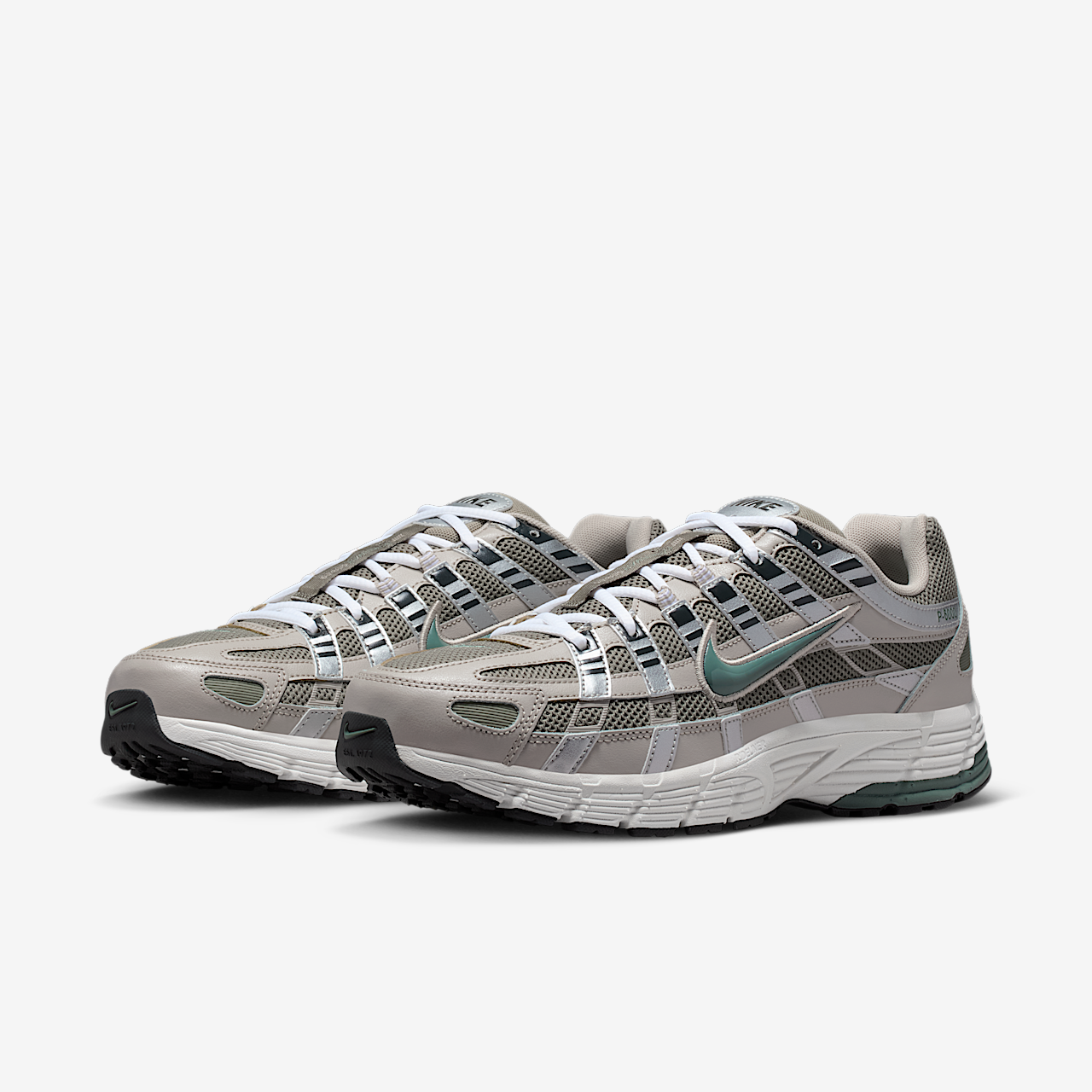 Nike P-6000 sneaker Cream II/Anthracite/Metallic Silver/Clay Green