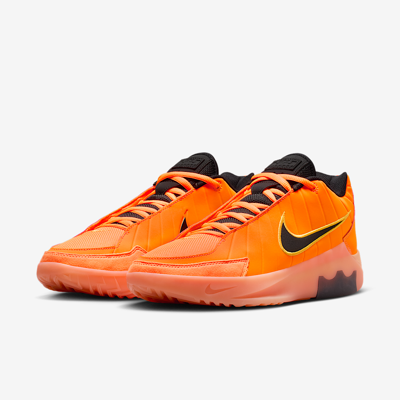 Nike LeBron sneaker Total Orange/Orange Chalk/Sundial/Zwart