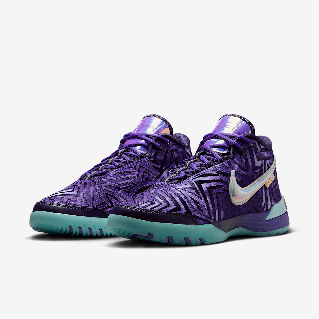 Nike LeBron sneaker Persian Violet/Imperial Purple/Glacier Ice/Wit