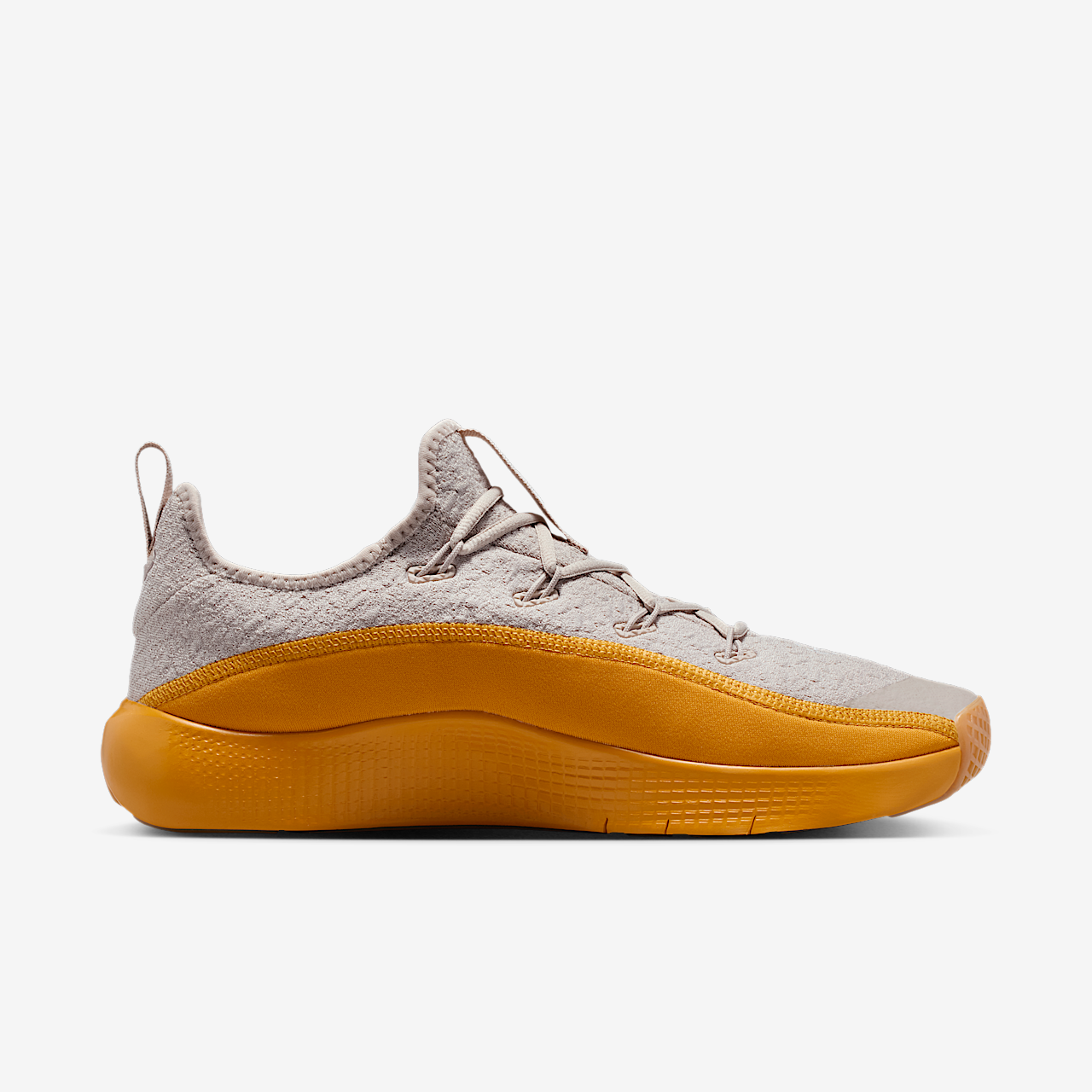 Nike LeBron sneaker Cream II/Gold Leaf/Wit