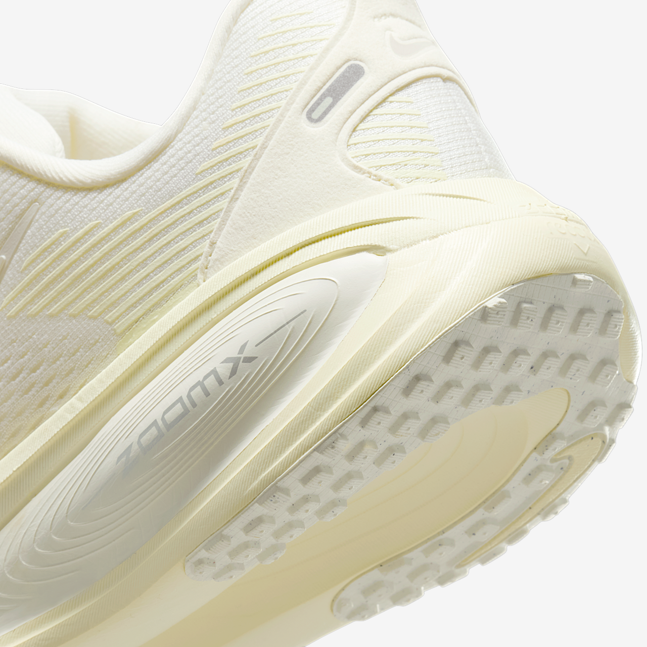 Nike Vomero sneaker Sail/Coconut Milk/Wit/Summit White