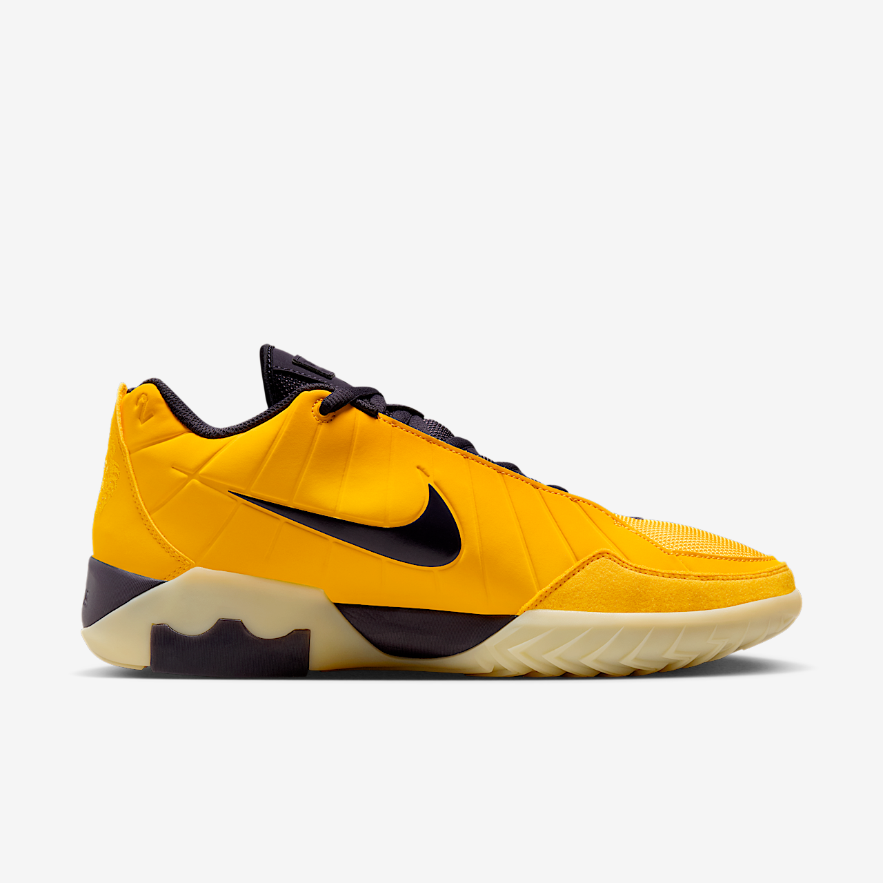 Nike LeBron sneaker Amarillo/Soft Yellow/Lilac/Cave Purple