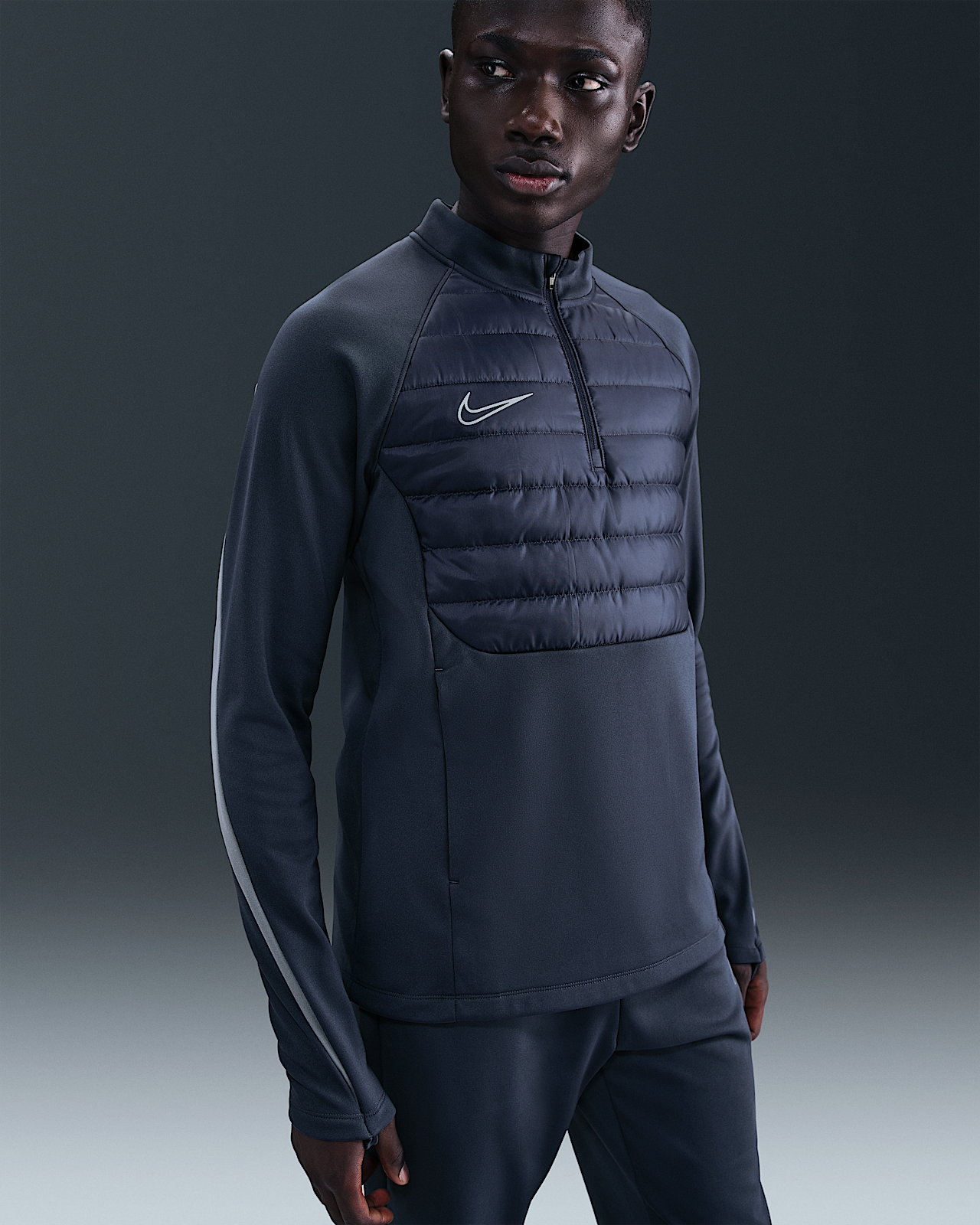 Мужские  Nike Academy Winter Warrior Therma-FIT 1/2-Zip Soccer Top