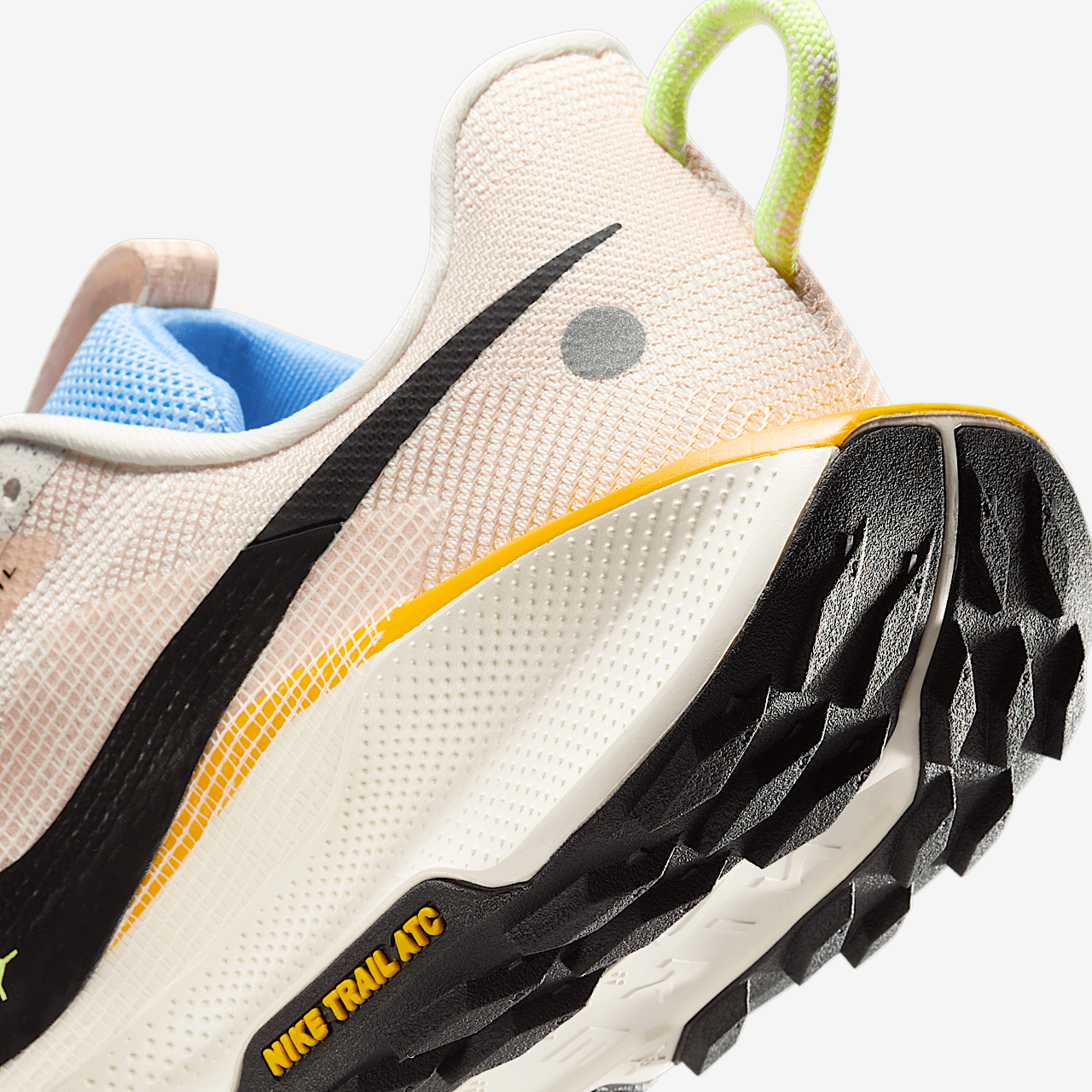 Nike Pegasus sneaker Phantom/Washed Coral/University Gold/Zwart