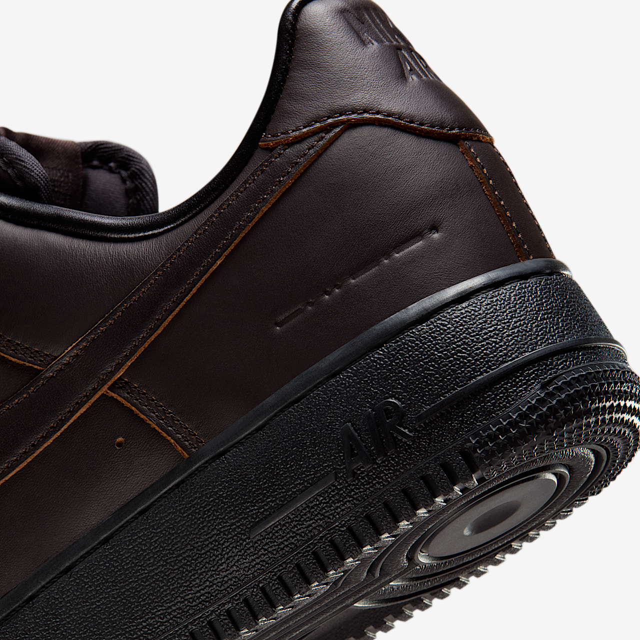 Nike Air Force 1 sneaker Velvet Brown/Zwart/Metallic Gold/Velvet Brown