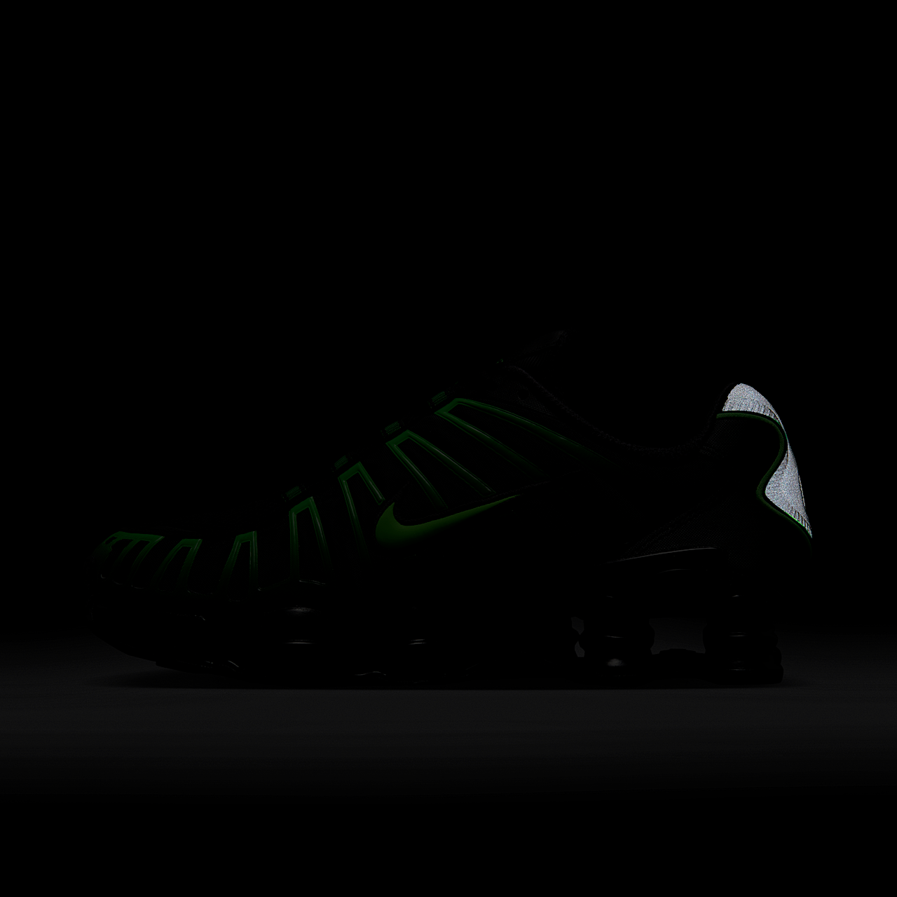Nike Nike Shox sneaker Zwart/Zwart/Green Strike