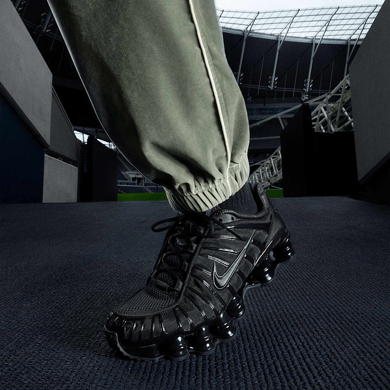 Nike Shox sneaker Zwart/Metallic Hematite/Max Orange/Zwart